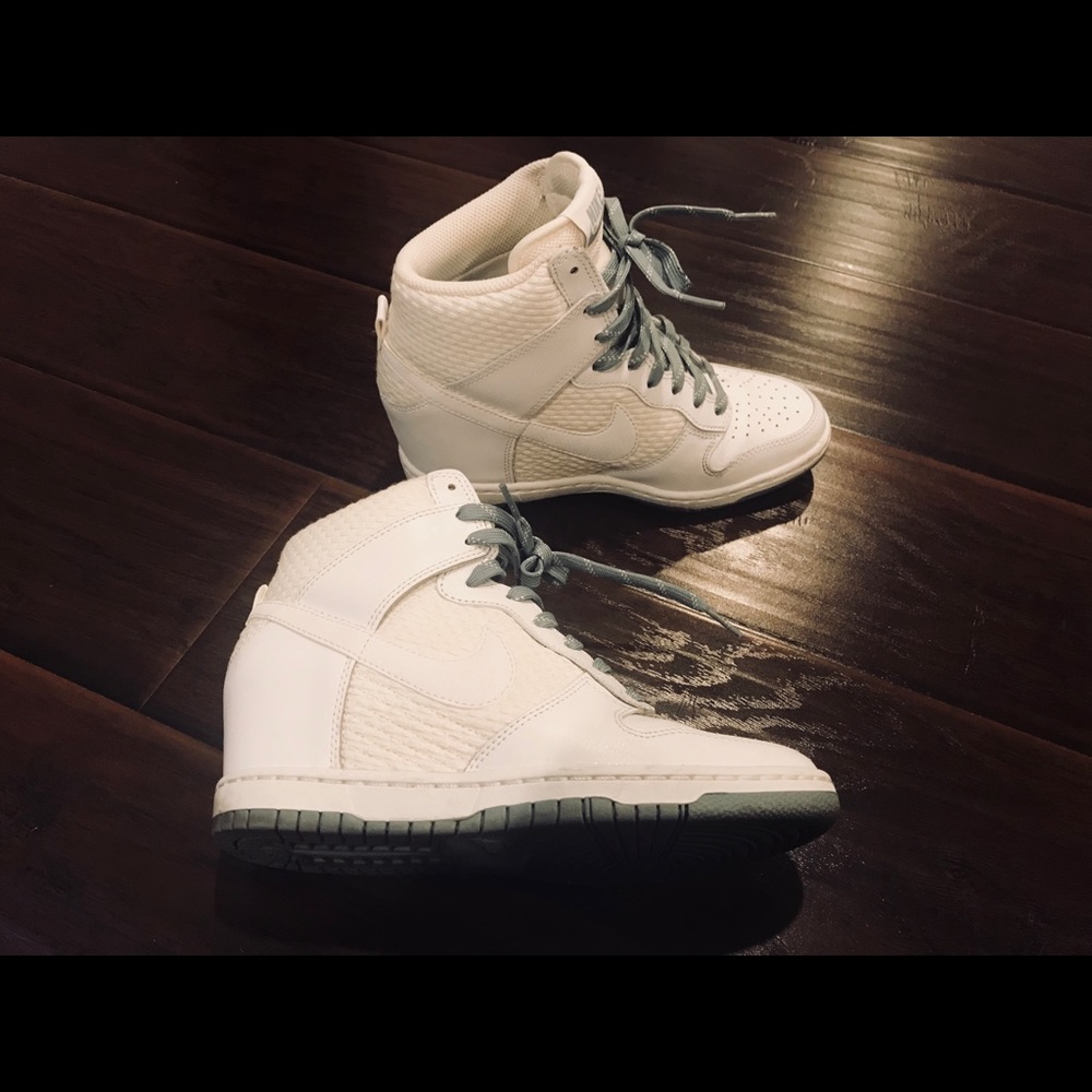 Nike Women’s Dunk Sky High Wedge Sneaker